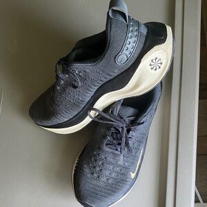 Nike Women's Black and Beige Athletic Shoes